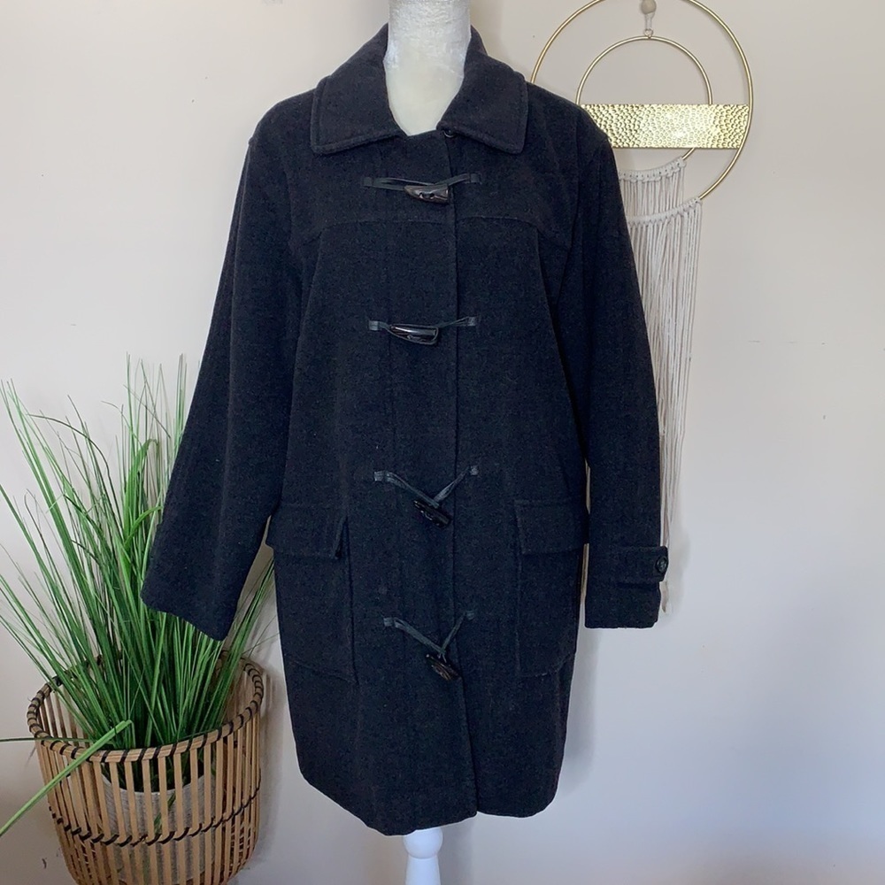 L.L bean • toggle coat with thinsulate insulation
